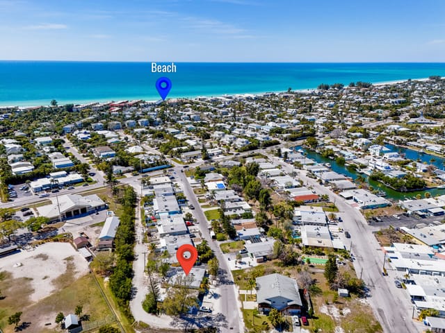 Centrally located in Holmes Beach, just 0.5 miles to beach access