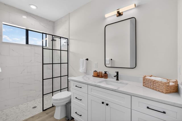 Full bathroom 4