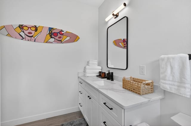 Full bathroom 1