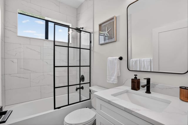 Full bathroom 2