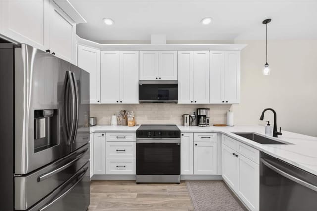 Full kitchen