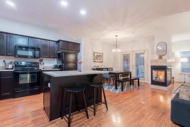 Fully-equipped kitchen with wooded accents