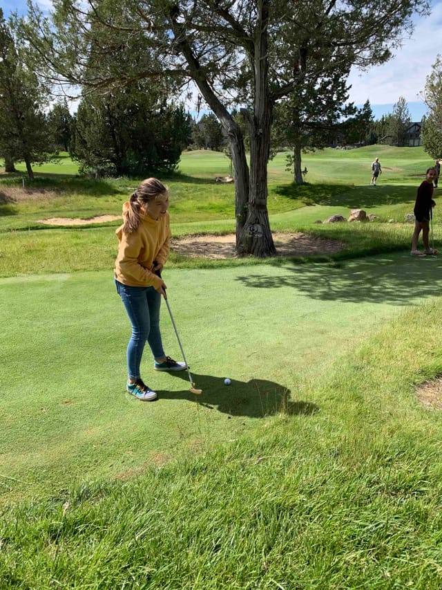 Enjoy the family friendly 18 Hole Putting course just a few minutes walk from the unit