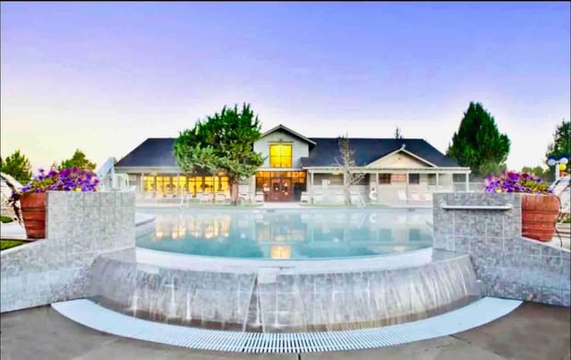 One of the 3 pools available for your use with our recreation passes. This one is an infinity pool that is open seasonal