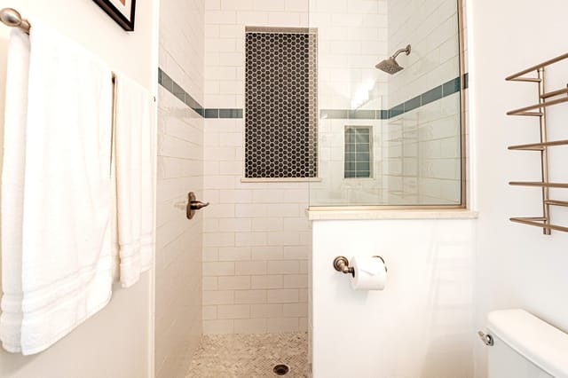 3rd Master- walk-in shower