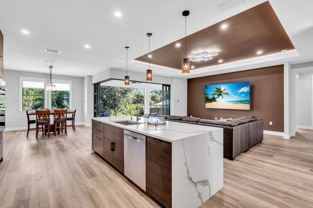 Lots of space to cook, relax, and enjoy others company