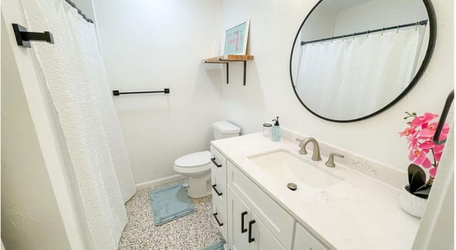 Full bathroom 1