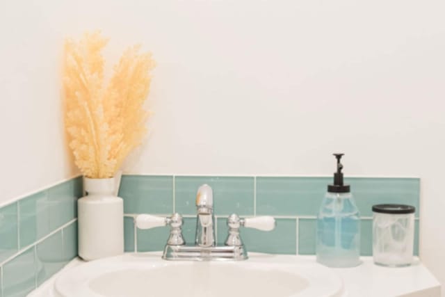 Full bathroom 2