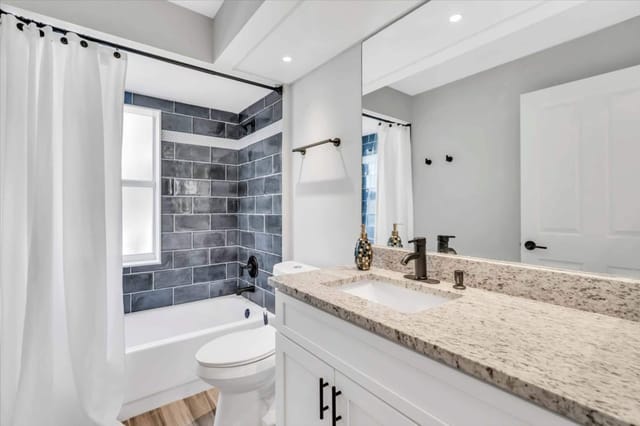 Full bathroom 3