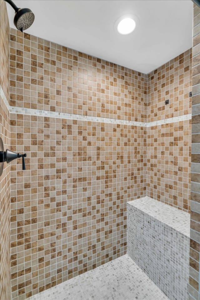 Full bathroom 2