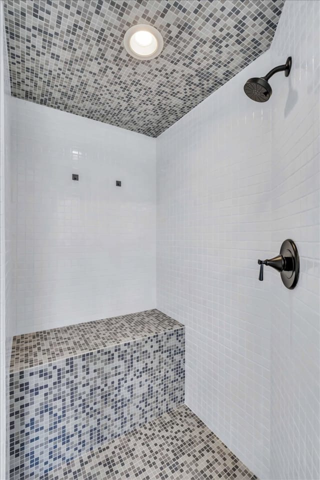 Full bathroom 1