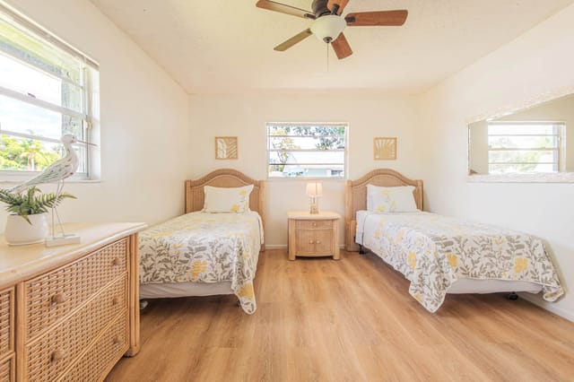 4th Bedroom with 2 twin beds with comfy linens and plenty of space to relax