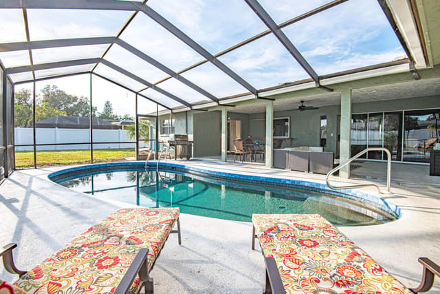 Take a dip in this sunlit, large pool and enjoy the Sarasota Sunshine!